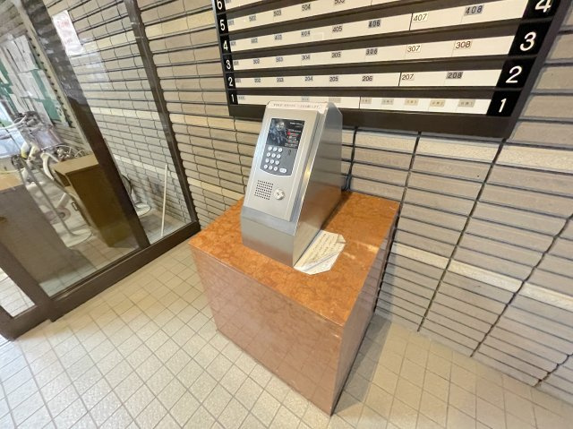 ダイヤモンドスクエア前原のエントランス