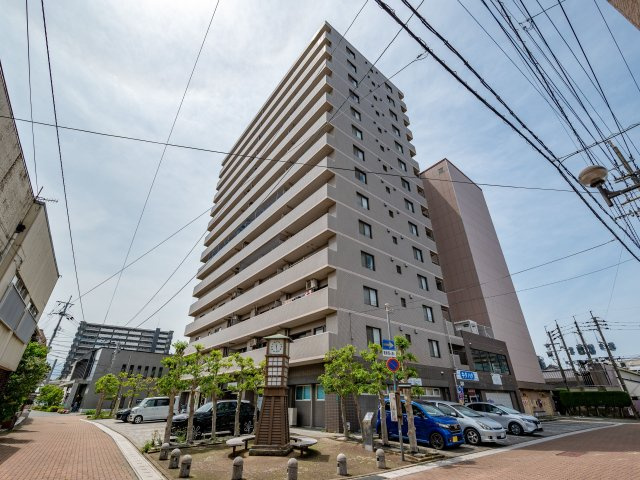 ダイヤモンドスクエア前原の外観