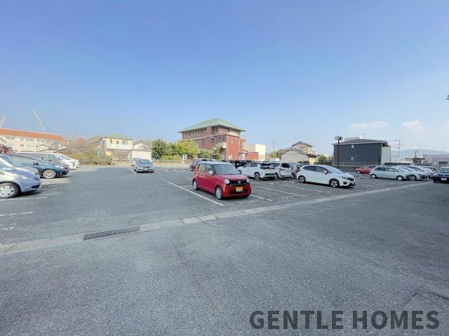 アンピール教育大前の駐車場