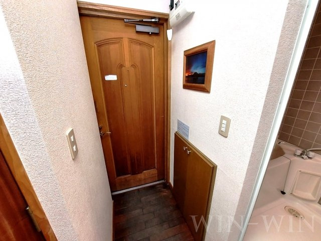 セザンヌ新栄 2の玄関