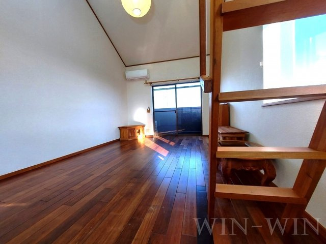 セザンヌ新栄 2の寝室