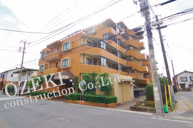 ダイアパレス越谷の外観