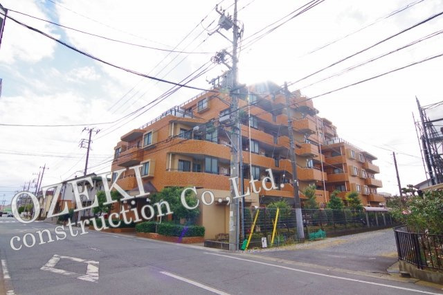 ダイアパレス越谷の外観