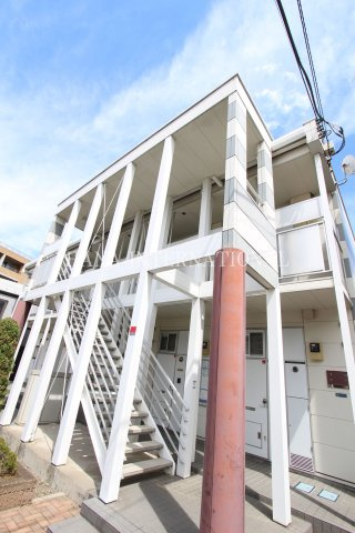 スリーＹの外観