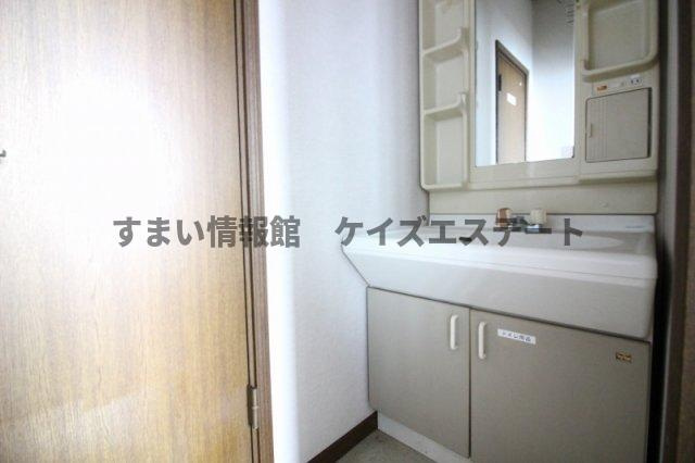 【独立洗面台】 | 太田市安良岡町　診療所併用中古戸建 | 待合室のトイレ前には洗面台付き☆