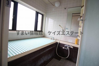 【浴室】 | 太田市安良岡町　診療所併用中古戸建 | 浴室1坪以上☆ゆったり入れて日頃の疲れが癒されます☆