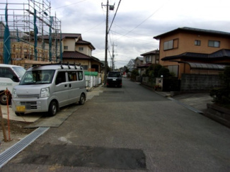 【前面道路含む現地写真】
