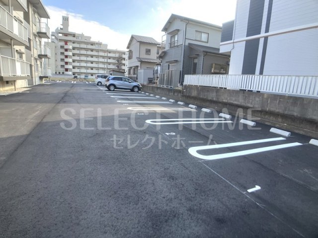 【駐車場】 | パルティール | 駐車場に車を止められます