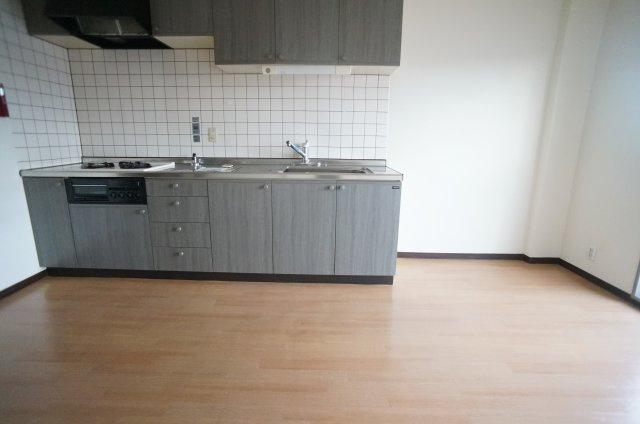 荻野MGレジデンス2の居間・リビング