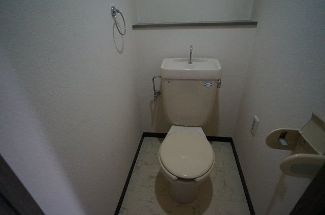 荻野MGレジデンス2のトイレ