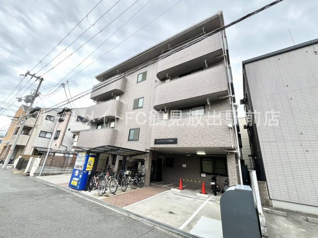 レジスコート今津中の外観