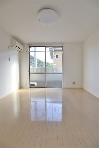 カーサ・ア・コルテ　Ⅰの洋室