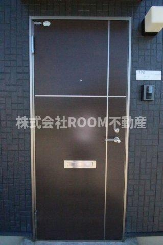 サンフェリーチェの玄関|独立洗面化粧台が付いています