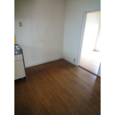 【居間・リビング】 | エステートピア葉山B | ゆったりとしたリビングです