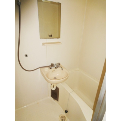 【浴室】 | エステートピア葉山B | コンパクトで使いやすいお風呂です