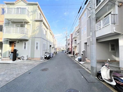 【前面道路含む現地写真】 | 南野2丁目中古一戸建て | 徒歩圏内に買い物施設がございます！