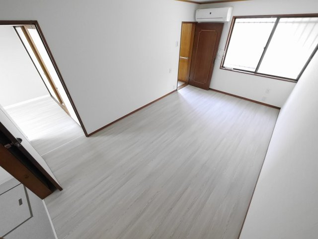 離宮前町の洋室