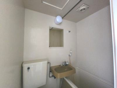 アークハイツ嵯峨嵐山の洗面所|浴室洗面