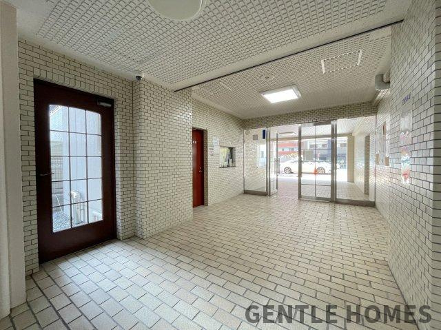 朝日プラザ香椎のエントランス