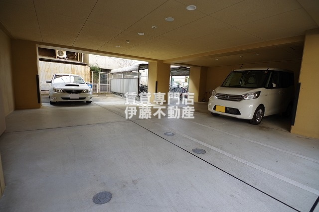 パルティーダの駐車場