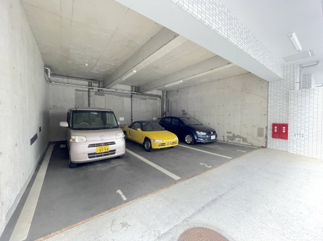 ライオンズマンション平尾第Ⅱの駐車場