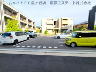 【駐車場】