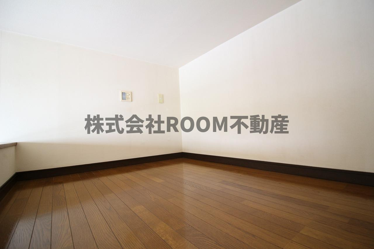あいらんど花繰の内装|明るい室内です