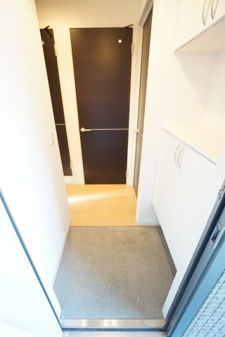 【玄関】 | ソル・グランデ | ※同物件、同タイプ、間取り反転のお部屋です