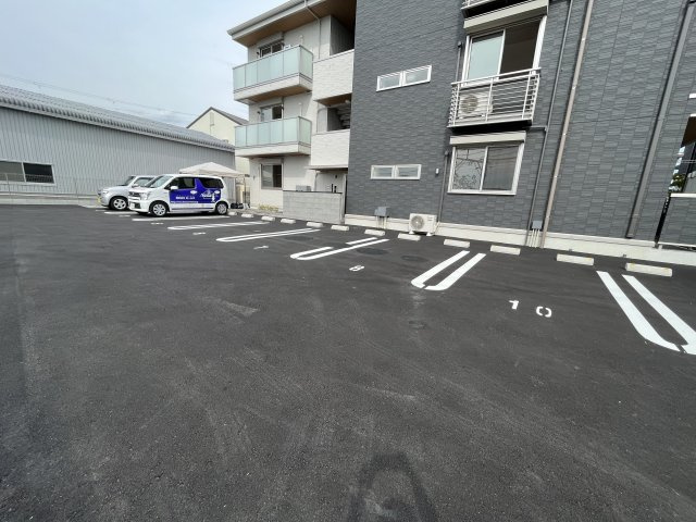 D-roomいえまるの駐車場