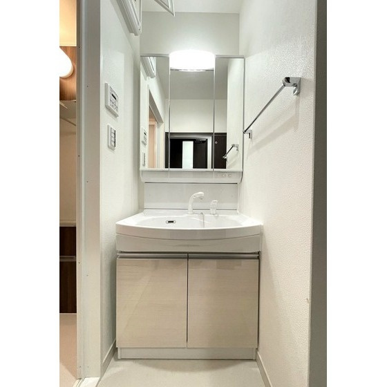 LIBTH新町WESTの洗面所