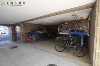 【駐車場】