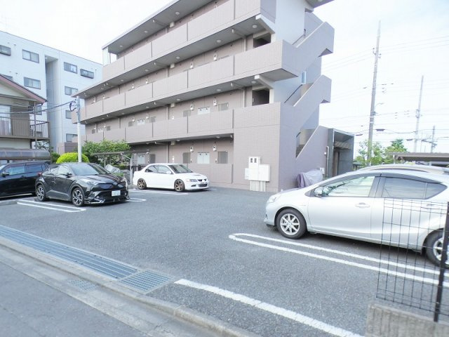レイペーラの駐車場
