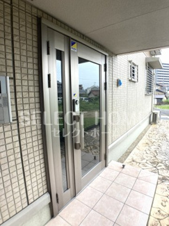 【エントランス】 | 落ち着いたエントランスです