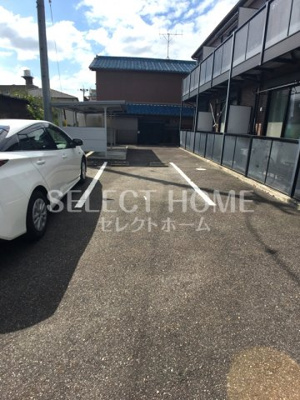【駐車場】 | アンプルールリーブル楓 | 駐車場に車を止められます