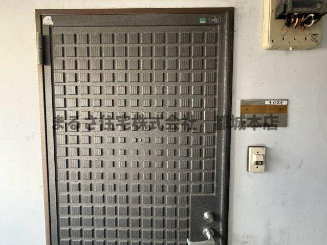 Residence上町　EASTのエントランス