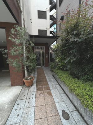 【エントランス】 | エルカスティージョ | エントランスです