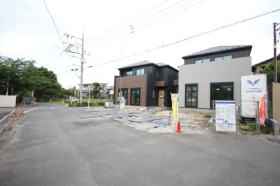 【前面道路含む現地写真】 | 彦野1号棟 | 前面道路含む現地写真です