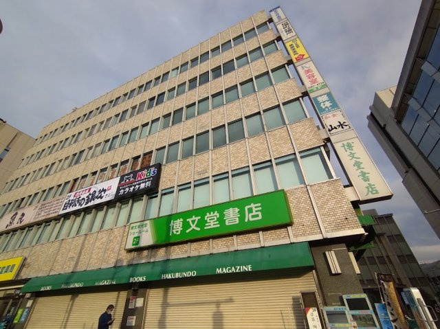 トーシン信濃町駅前ビルの外観