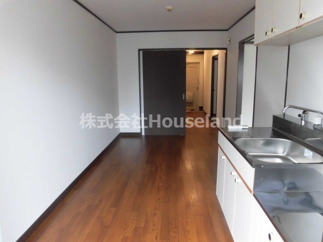 千ビルの居間・リビング