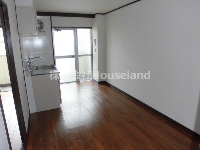 千ビルの居間・リビング