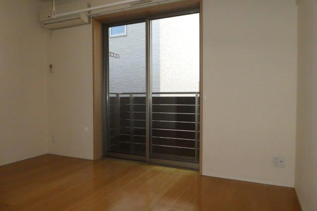 エルメゾン寿町の洋室