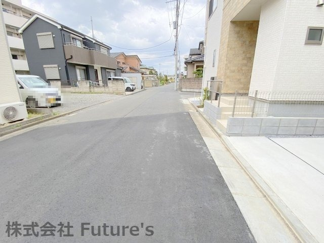 八潮市緑町1丁目　新築戸建　全8棟　3号棟の前面道路含む現地写真|前面道路含む現地写真です