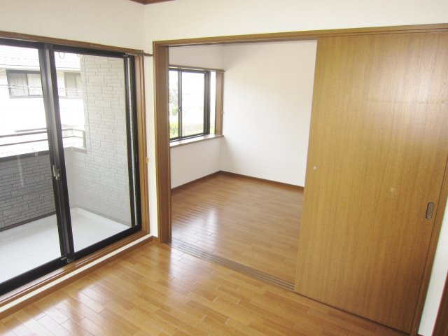 レジデンスせせらぎの居間・リビング