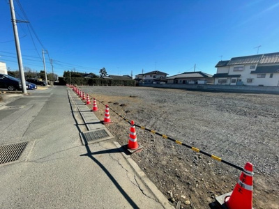 【前面道路含む現地写真】 | 太田市東長岡町　土地　D区画