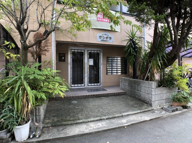 Ｊ’ｓコートマンダラ(近畿大学一人暮らし)のエントランス