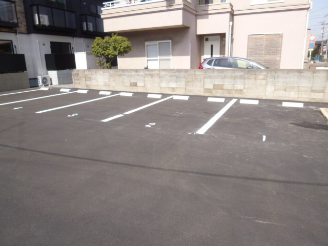 Ｈｉｇｈ　Ｃｒｅａの駐車場