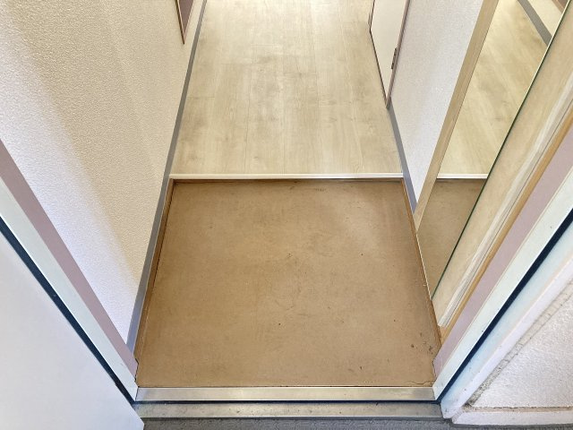 ファミーユ中桜田の玄関