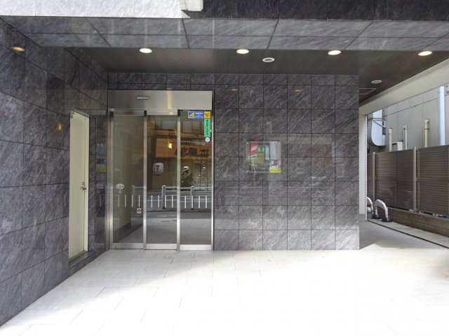 リーフコンフォート新小岩のエントランス