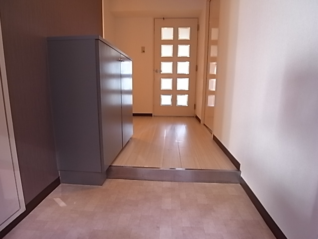 ベルトピア塩屋Iの玄関