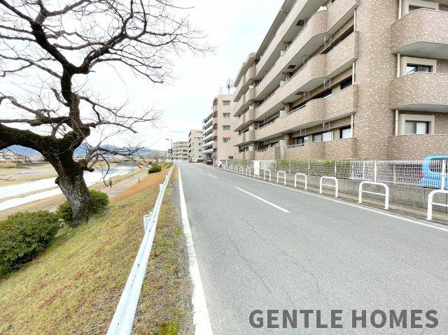 ジュネス室見河畔の周辺